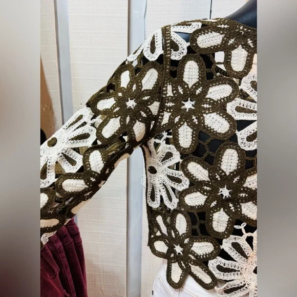 POL Floral Crochet Cropped Sweater - Brown and White - Picture 3 of 4